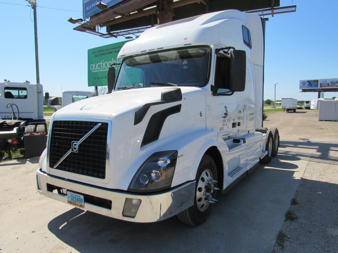 Image of Volvo VNL64T670 Primary image