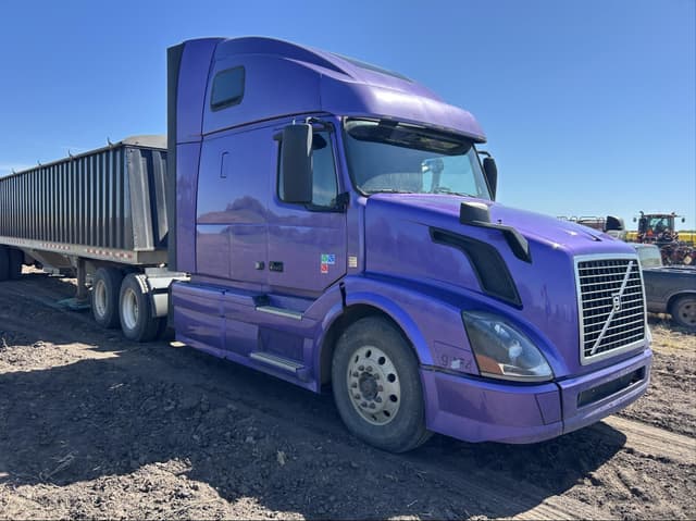 Image of Volvo VNL64T670 equipment image 2