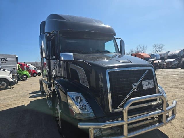 Image of Volvo VNL64T780 equipment image 2
