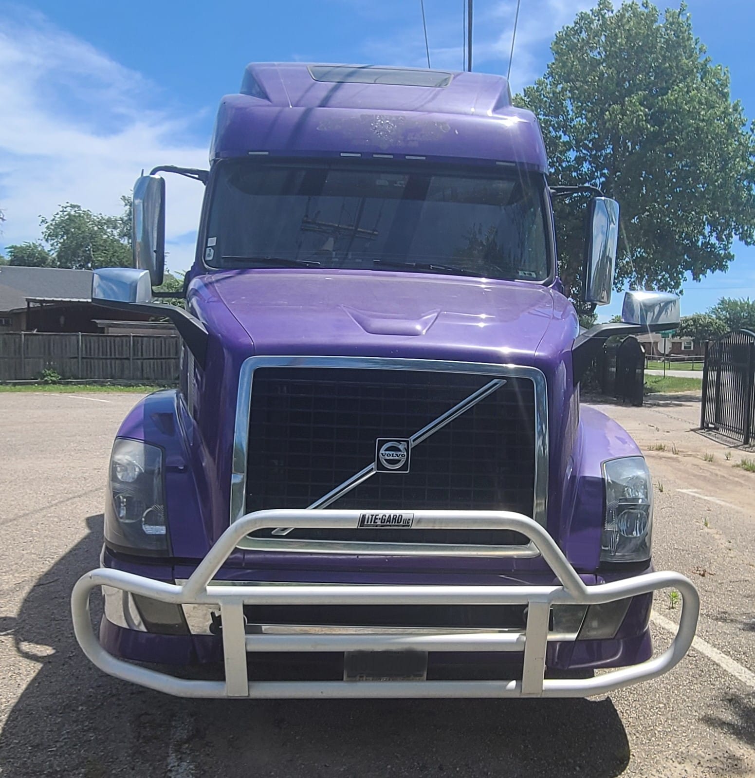 2015 Volvo VNL64T780 Equipment Image0