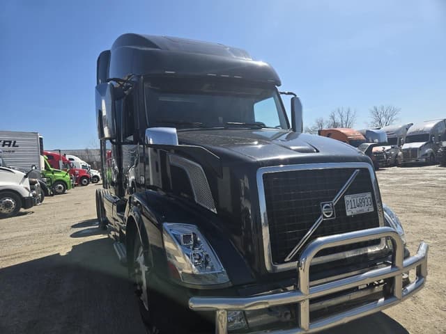 Image of Volvo VNL64T780 equipment image 2