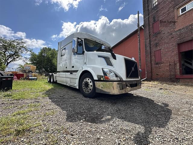 Image of Volvo VNL86T730 equipment image 1