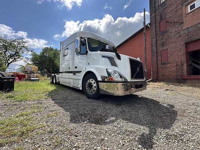 Image of Volvo VNL86T730 equipment image 3