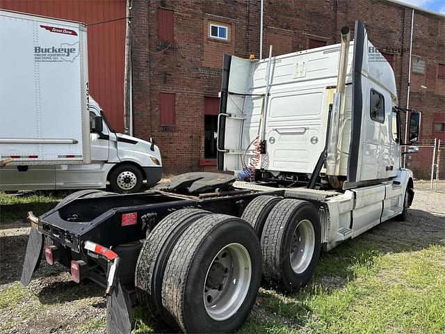 Image of Volvo VNL86T730 equipment image 4