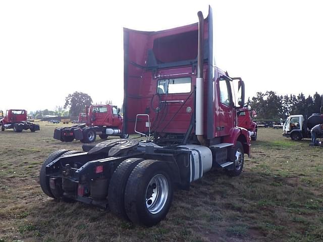 Image of Volvo VNM equipment image 3