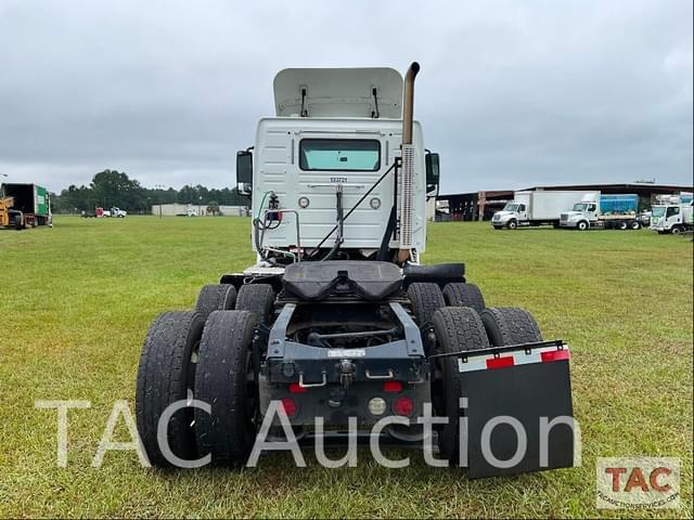 Image of Volvo VNM64T200 equipment image 3