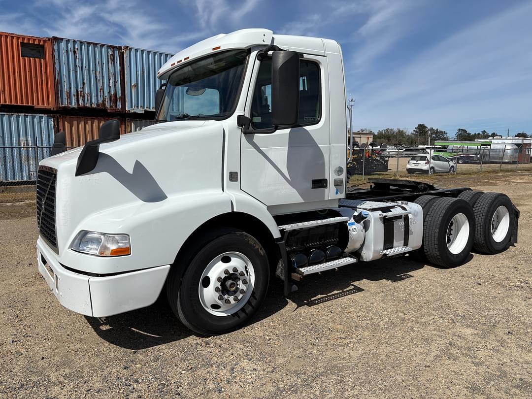 Image of Volvo VNM64T200 Primary image