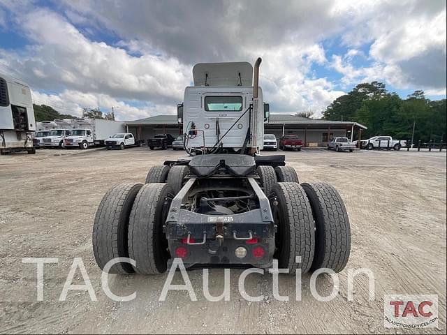 Image of Volvo VNM64T200 equipment image 3