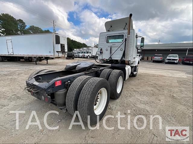 Image of Volvo VNM64T200 equipment image 4