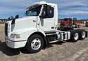 2015 Volvo VNM64T200 Image