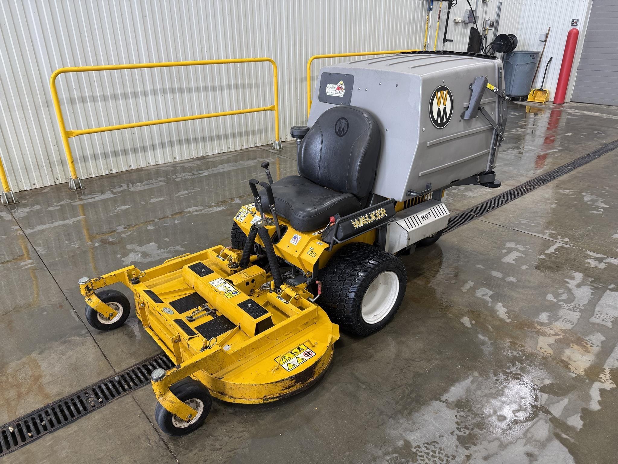 2015 Walker MT25I Equipment Image0