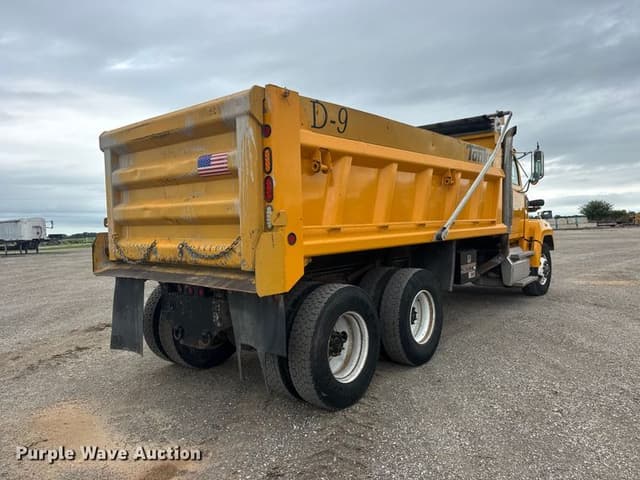 Image of Western Star 4700 equipment image 4