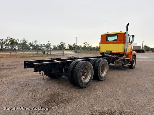 Image of Western Star 4700SB equipment image 4
