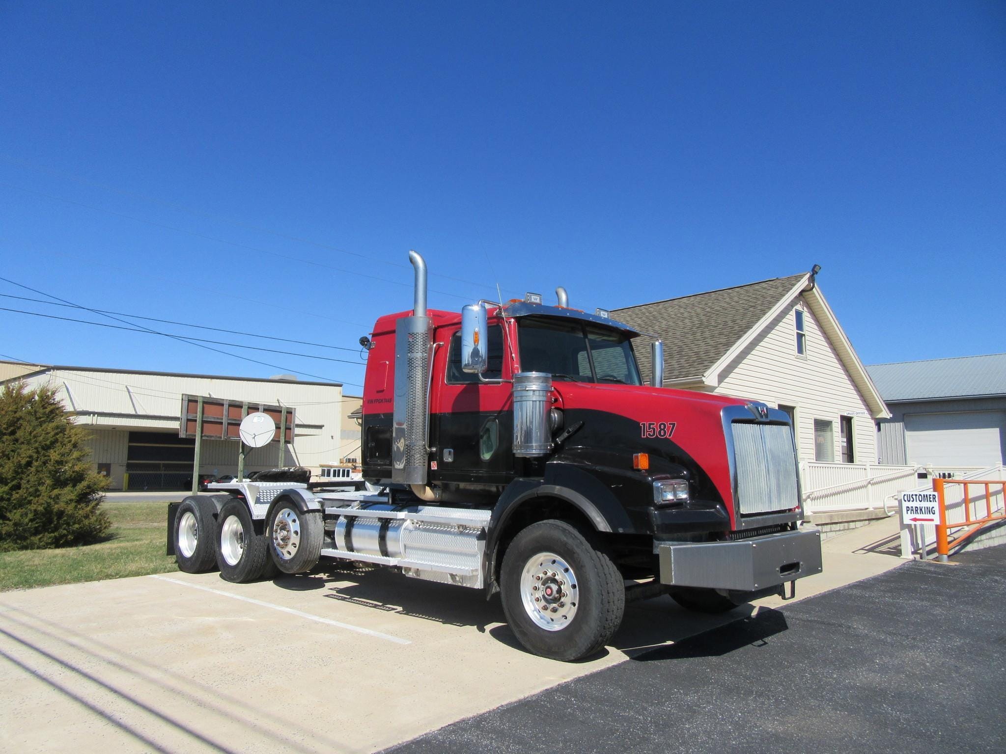2015 Western Star 4900 Equipment Image0