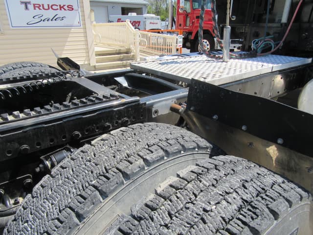 Image of Western Star 4900 equipment image 3