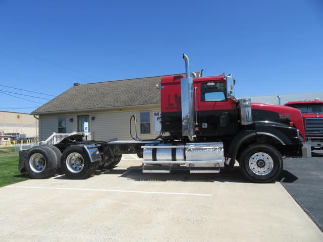 Image of Western Star 4900 equipment image 1