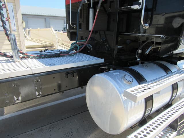 Image of Western Star 4900 equipment image 2