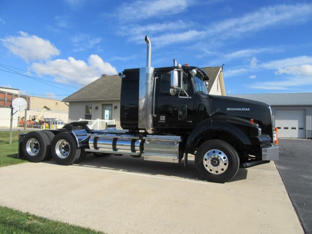 Image of Western Star 4900 equipment image 2