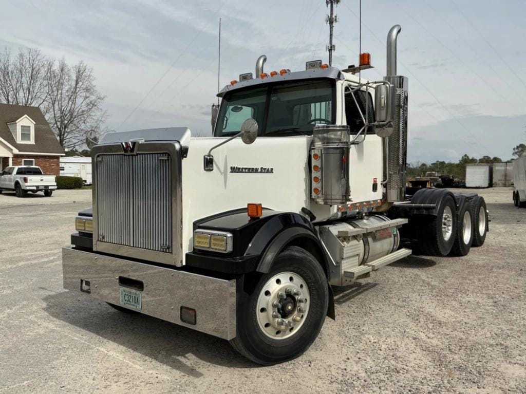 2015 Western Star 4900EX Equipment Image0