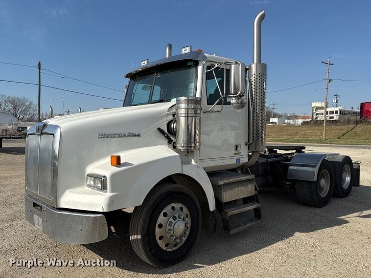 2015 Western Star 4900 Equipment Image0