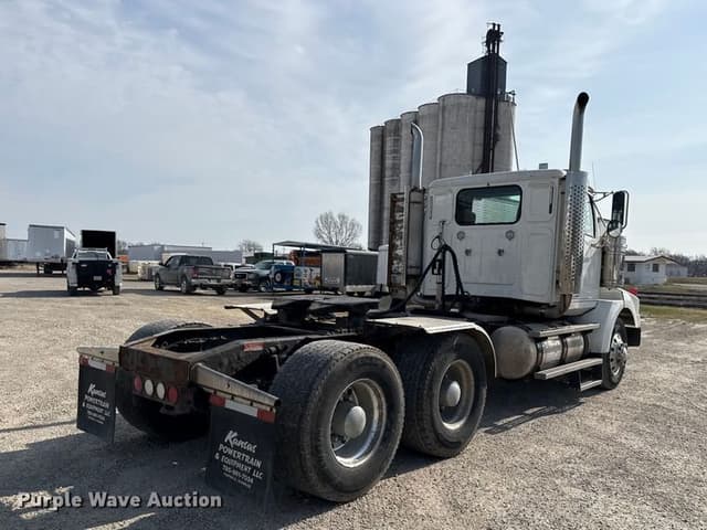 Image of Western Star 4900 equipment image 4