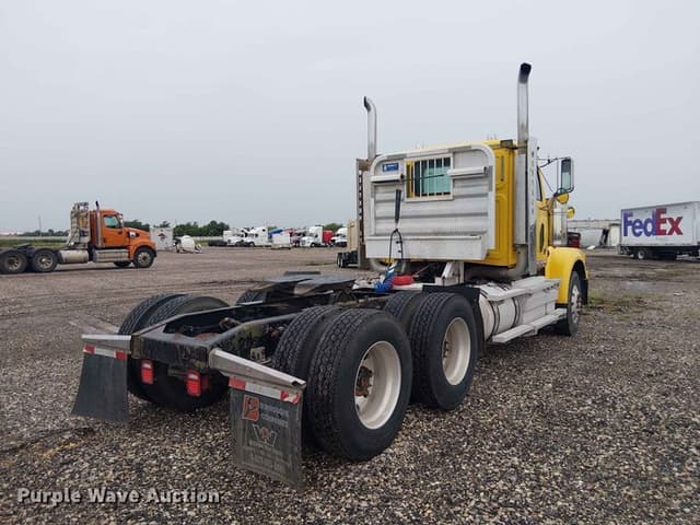 Image of Western Star 4900 equipment image 4