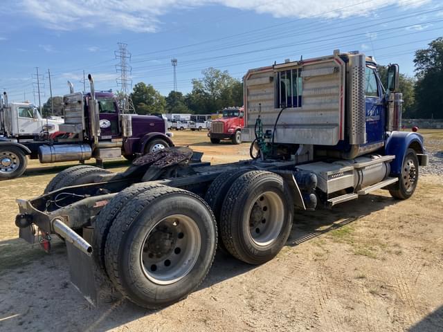 Image of Western Star 4900FA equipment image 2