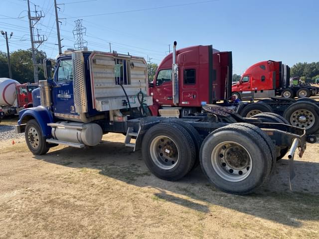 Image of Western Star 4900FA equipment image 1