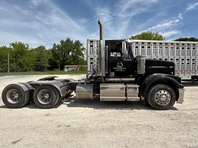 Image of Western Star 4900FA equipment image 1