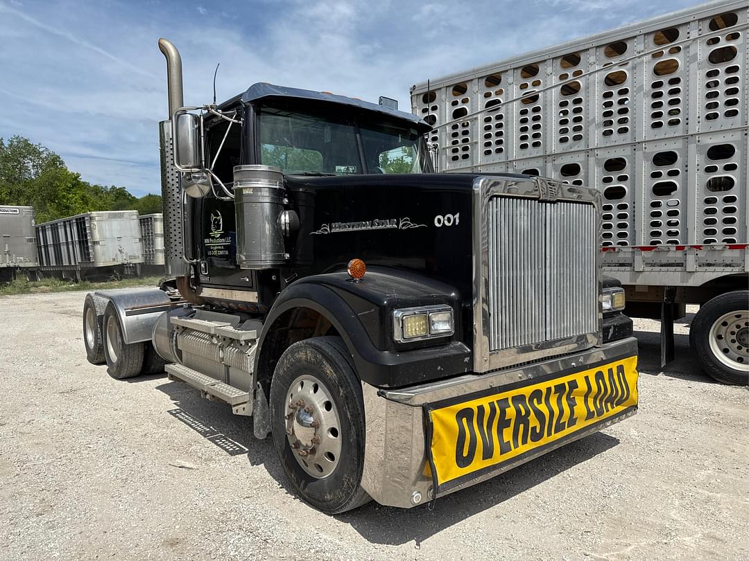 Image of Western Star 4900FA Primary image