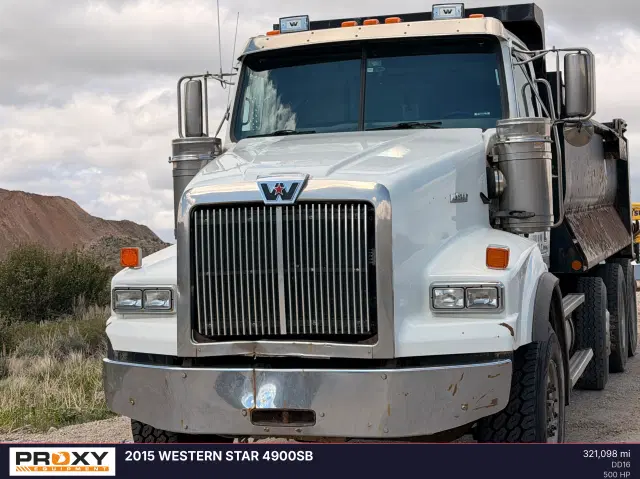 Image of Western Star 4900SB equipment image 3