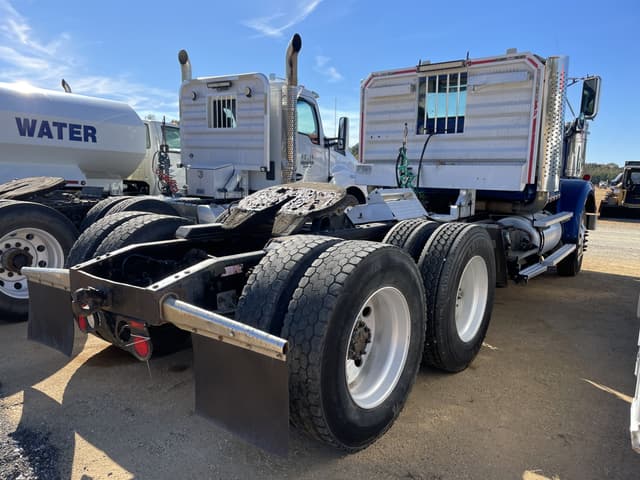 Image of Western Star W4900SF equipment image 2