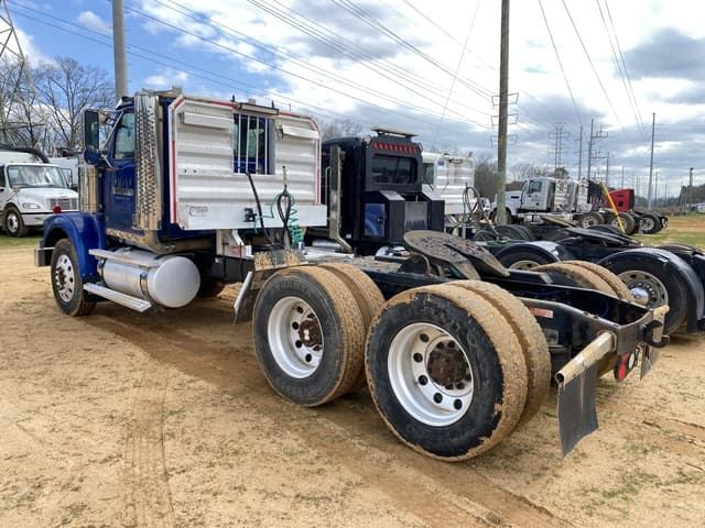 Image of Western Star W4900SF equipment image 1