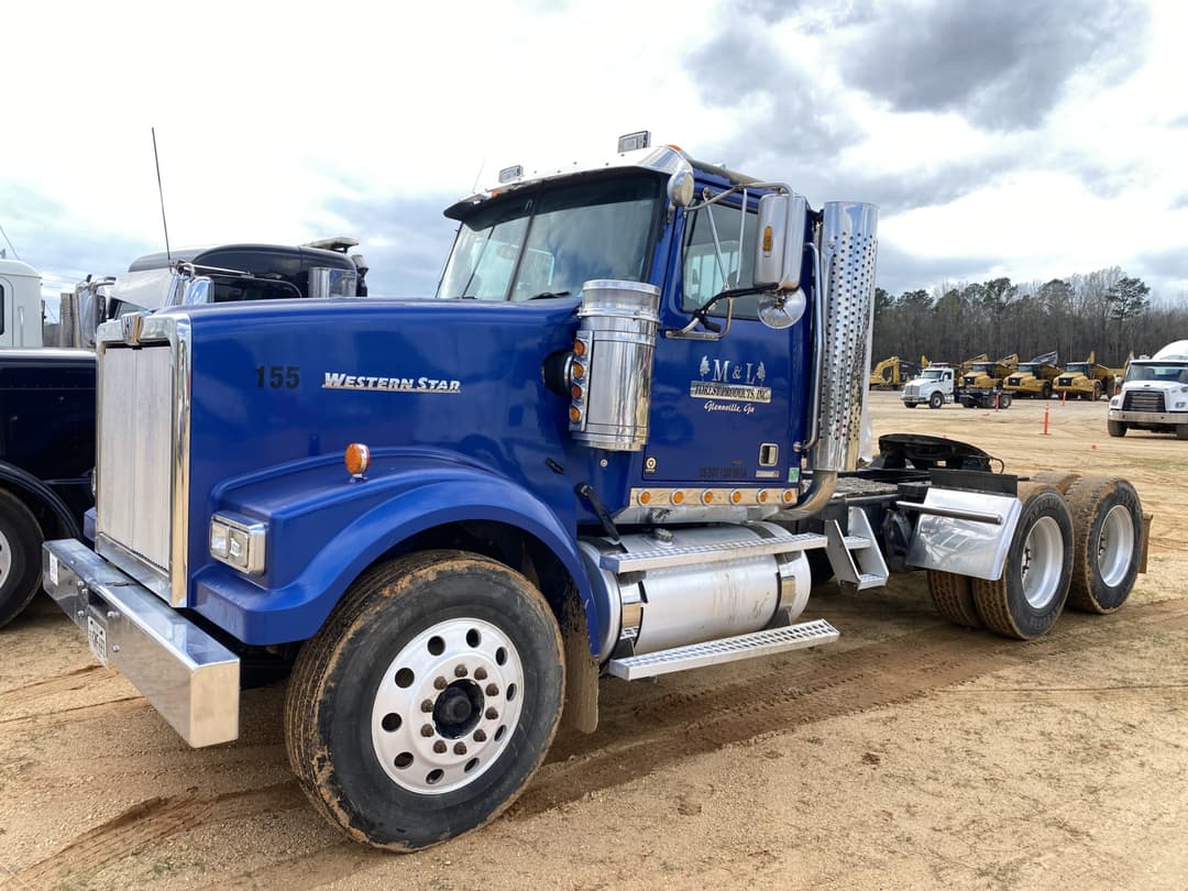 Image of Western Star W4900SF Primary image