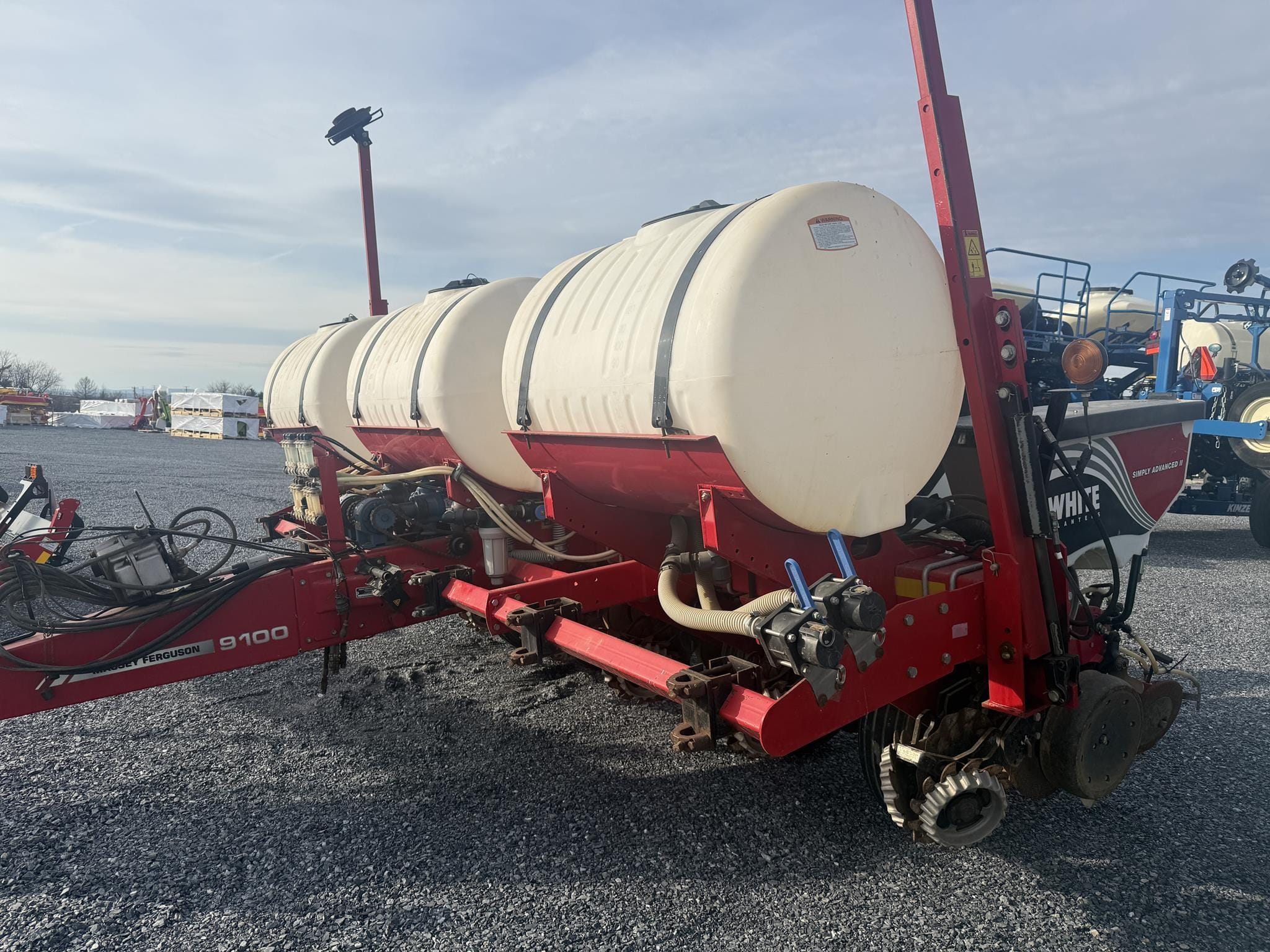 2015 White 9106 Equipment Image0