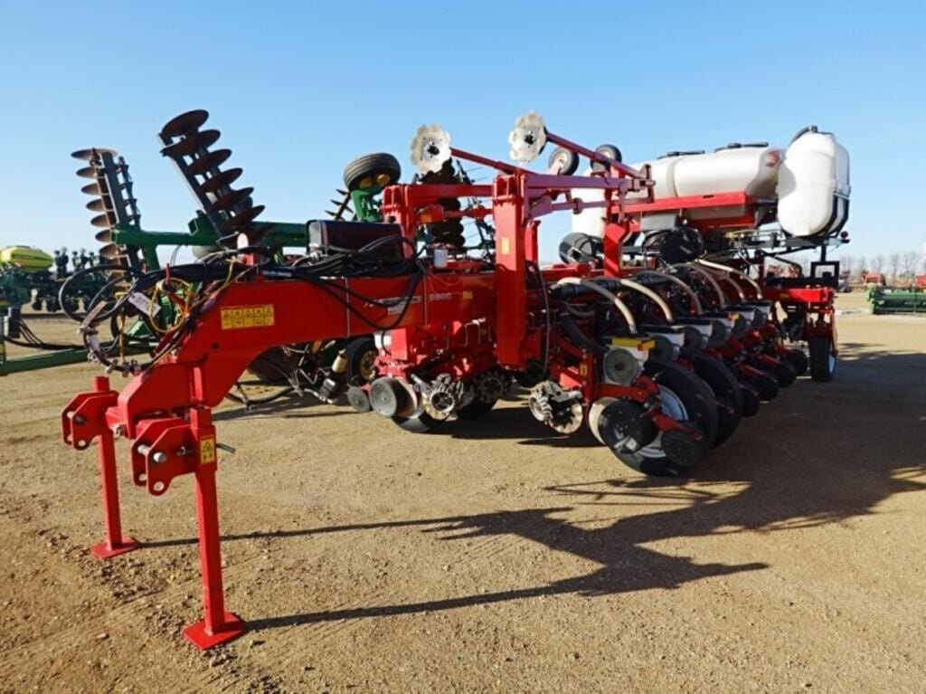 2015 White 9816 Equipment Image0