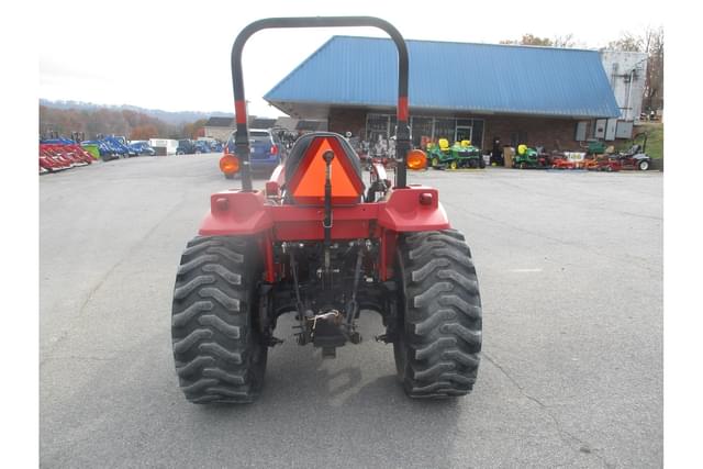 Image of Mahindra 1526 equipment image 3