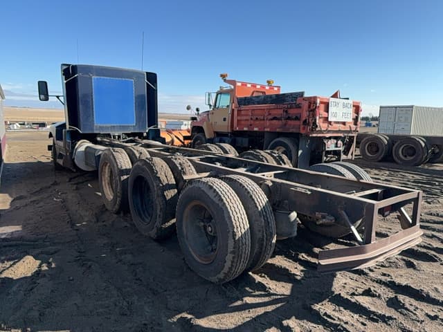 Image of Kenworth T600 equipment image 1