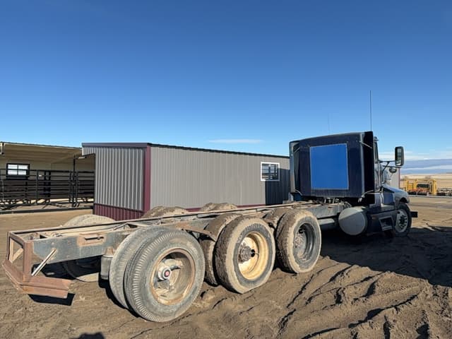 Image of Kenworth T600 equipment image 3