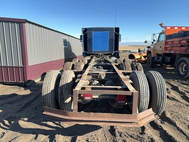 Image of Kenworth T600 equipment image 2