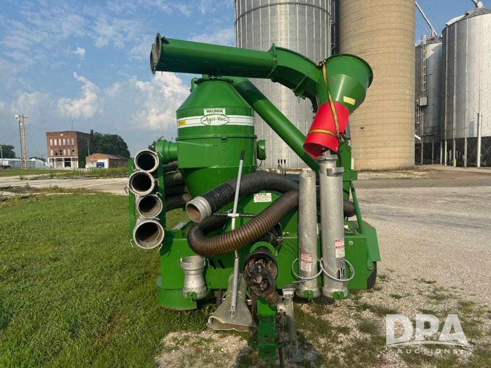 2016 Walinga Agri-Vac Equipment Image0