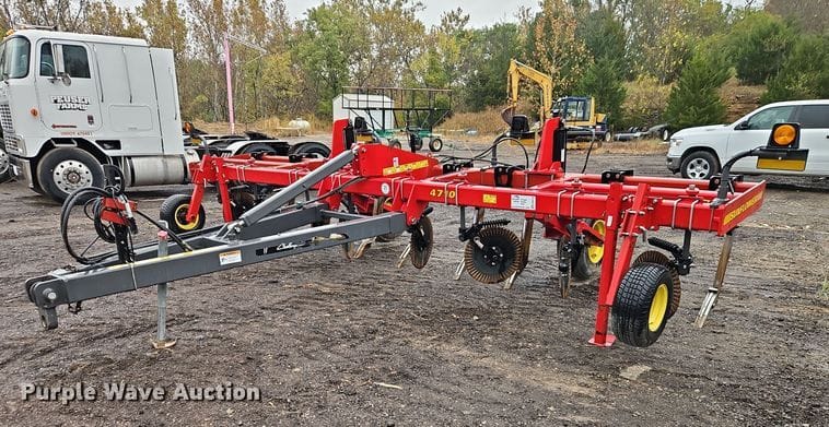 2016 Sunflower 4710 Equipment Image0