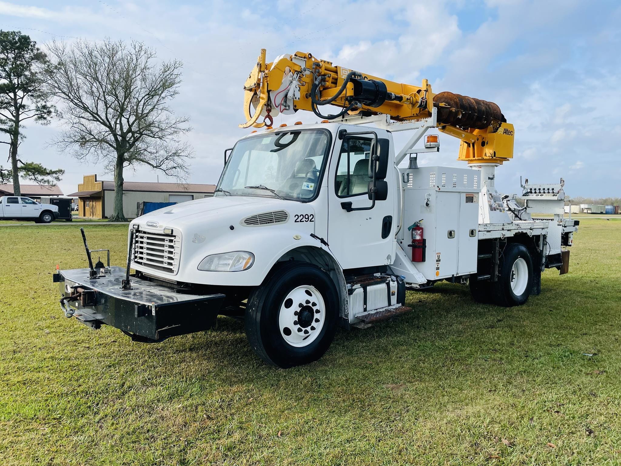 2016 Freightliner M2106 Equipment Image0