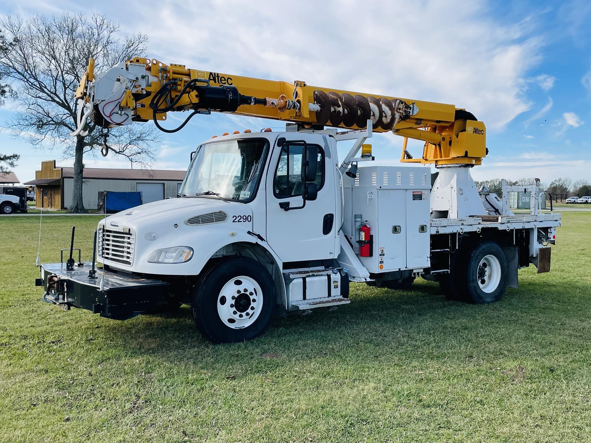 2016 Freightliner M2106 Equipment Image0