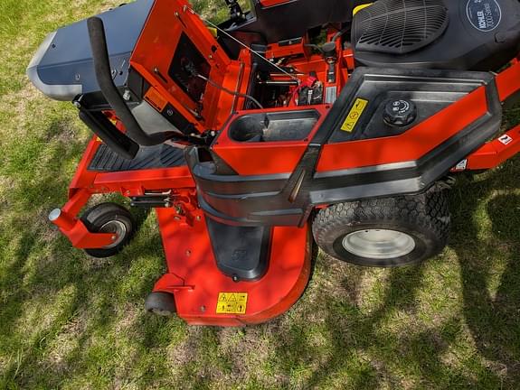 Image of Ariens Ikon X52 equipment image 4