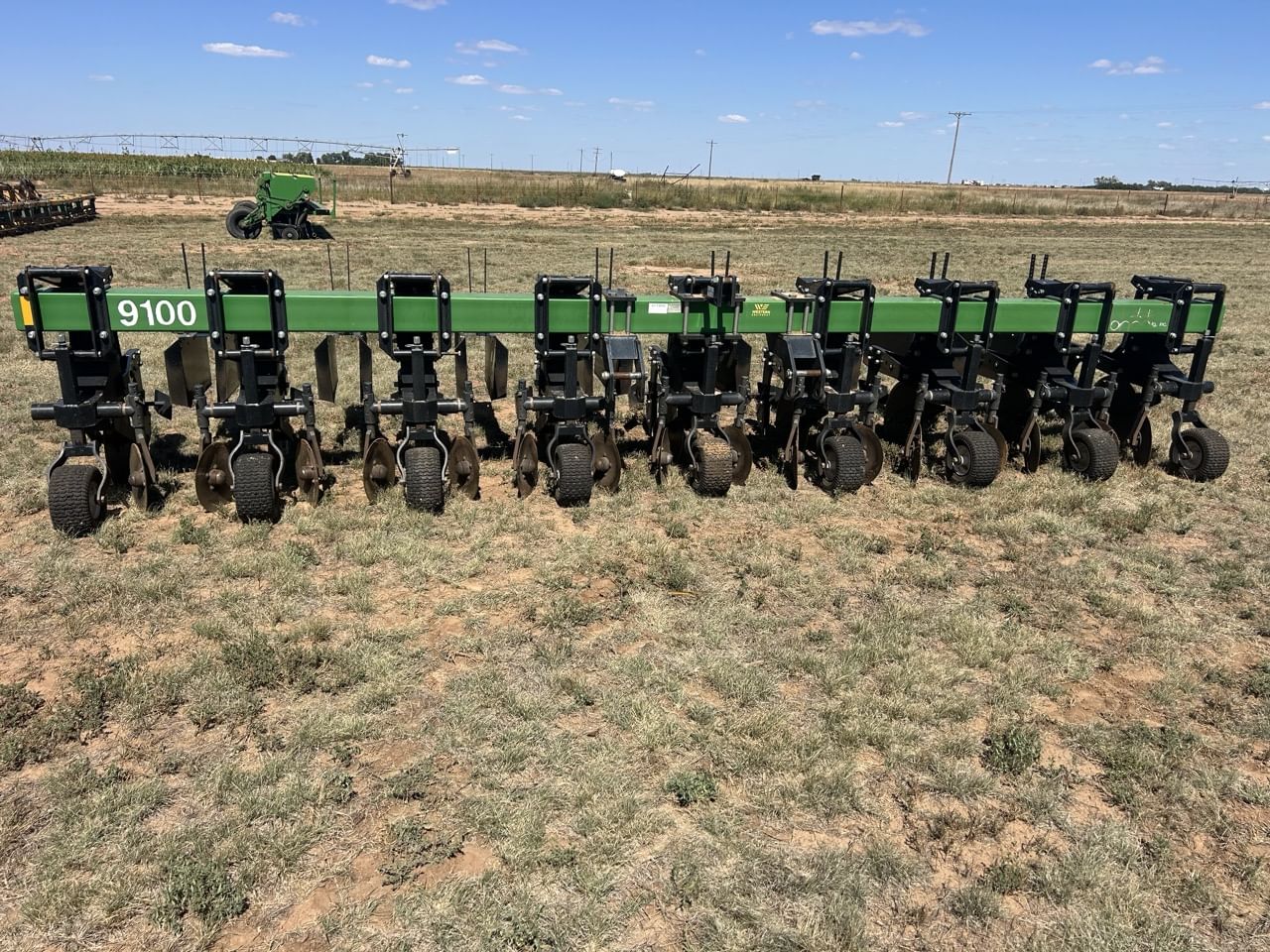 2016 B&H 9100 Equipment Image0