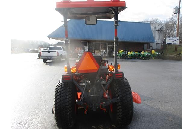 Image of Kubota B2650 equipment image 4