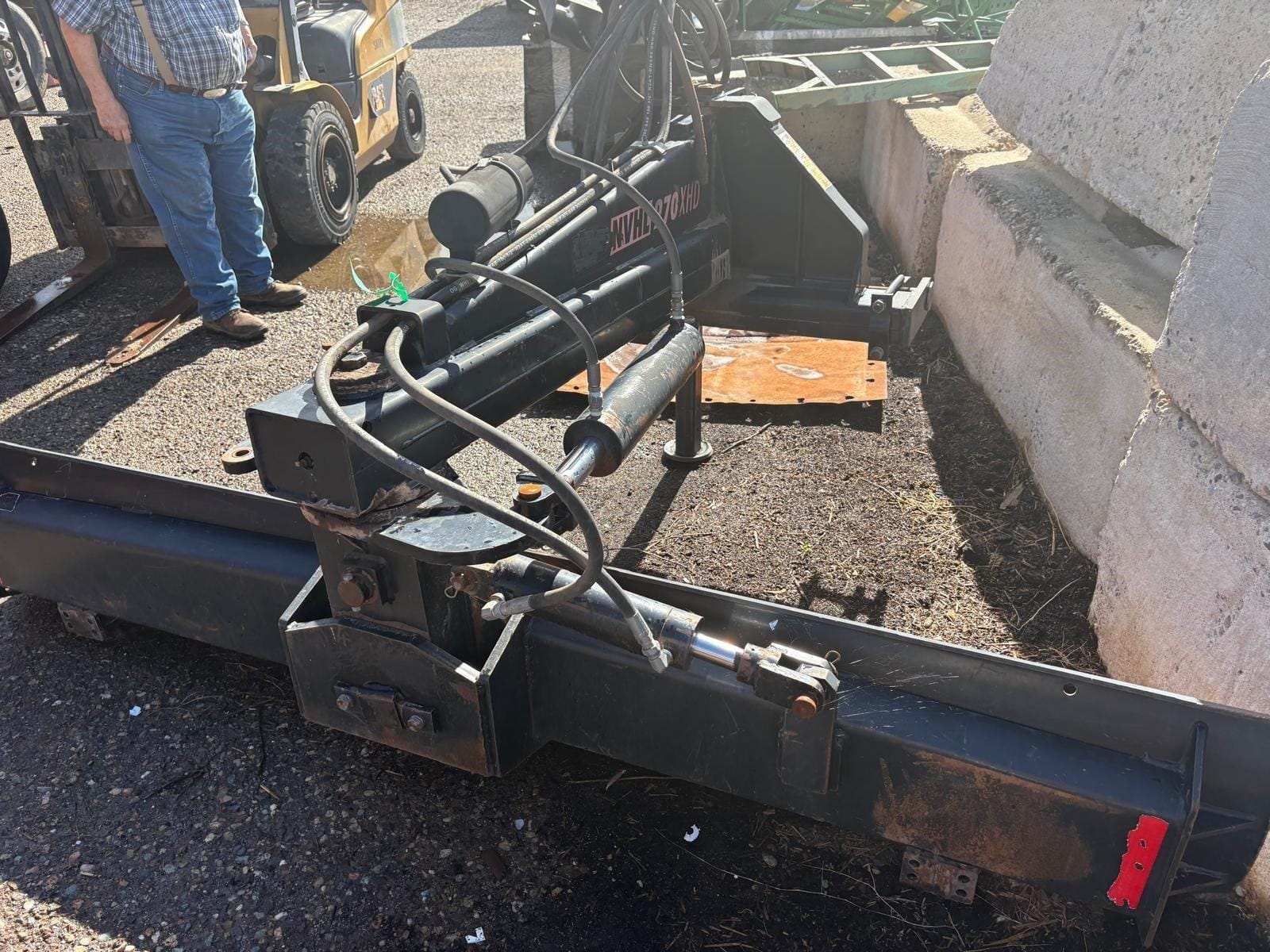 2016 Bison NVHL270XHD Equipment Image0