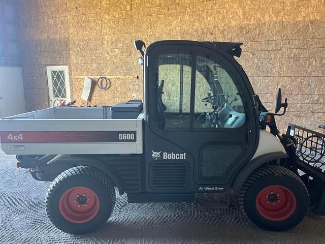 Image of Bobcat Toolcat 5600 equipment image 2