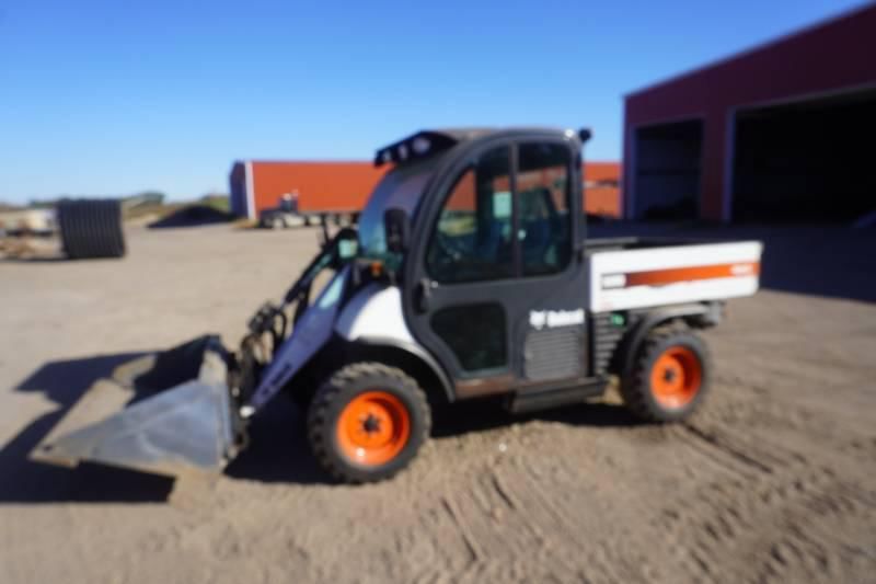 2016 Bobcat Toolcat 5600 Equipment Image0